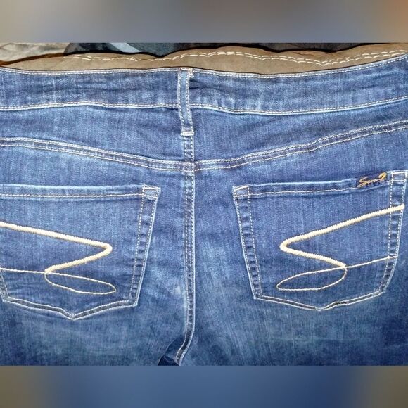 Seven 7 Plus Size Women's Weekend Bermuda Denim Jean Shorts Size 16 - Picture 6 of 7